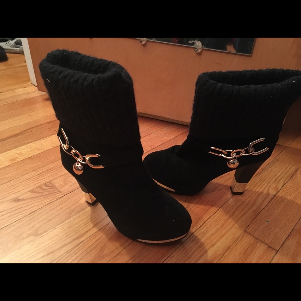Black sweater boots w gold trim size 8